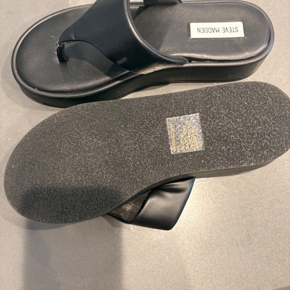 Steve Madden platform sandals - Picture 3 of 3